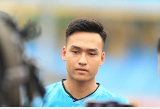 欧联-布莱顿1-0十人雅典AEK 佩德罗造点+点射制胜北京时间12月1日01:45，欧联小组赛第五轮布莱顿挑战雅典AEK的比赛，上半场弗格森低射造险，聚贝尔中柱，下半场若昂佩德罗造点+点射破门，加齐诺维奇直红，最终布莱顿客场1-0十人雅典AEK。